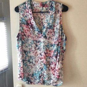 Floral Sleeveless Blouse